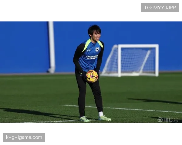 三笘薰赛场外秀舞技引热议，状态成焦点