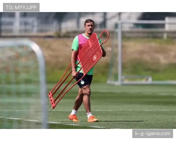 下萨克森足球队德甲赛季表现亮眼，骄傲与决心双提升