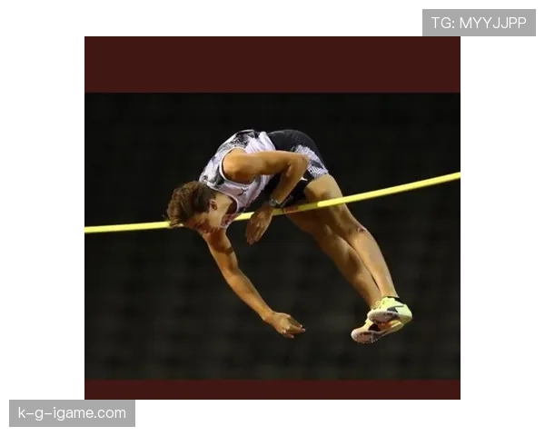 贝林厄姆蜕变之路：从青涩少年到职业赛场的闪耀新星