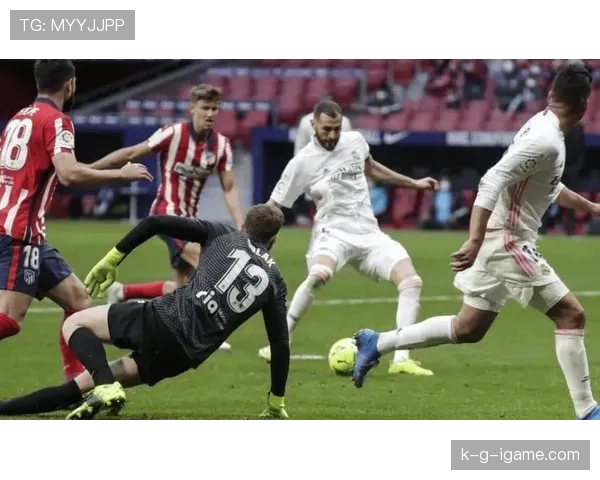 皇马控制力下降，中场调度与防线协同问题逐步显现