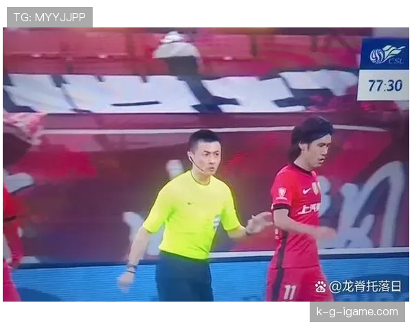 VAR介入后为何有时仍维持原判?揭秘足球视频助理裁判的判罚逻辑 VAR介入后为何有时仍维持原判?揭秘足球视频助理裁判的判罚逻辑