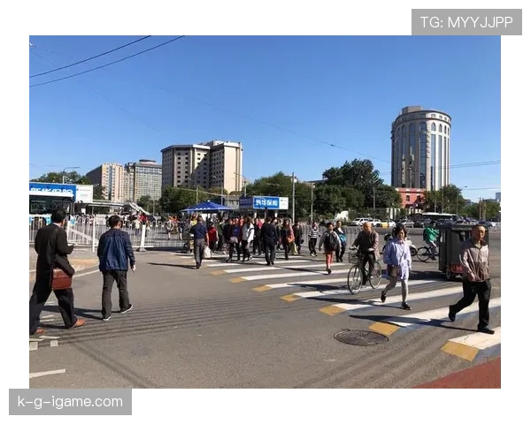 丁霞家的冰箱里居然塞满了能量胶,连饮料都喝电解质水 丁霞家的冰箱里居然塞满了能量胶,连饮料都喝电解质水