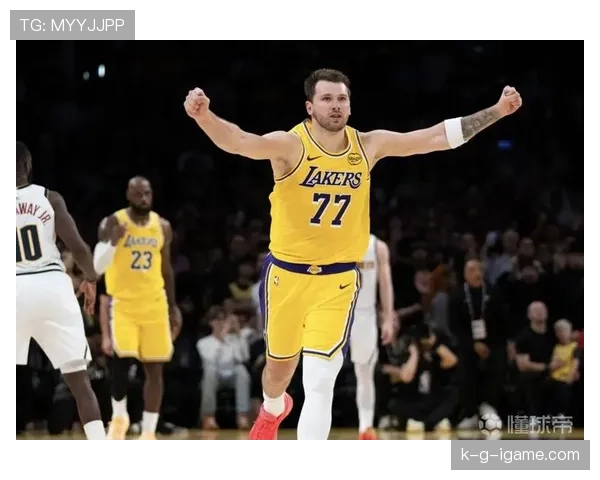 一场球打完换三套衣服的东契奇，真不是普通人的节奏