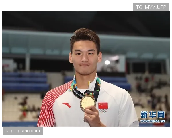 徐嘉余训练间隙竟然拿手机点外卖，冠军背后的这点生活细节真是没法想象